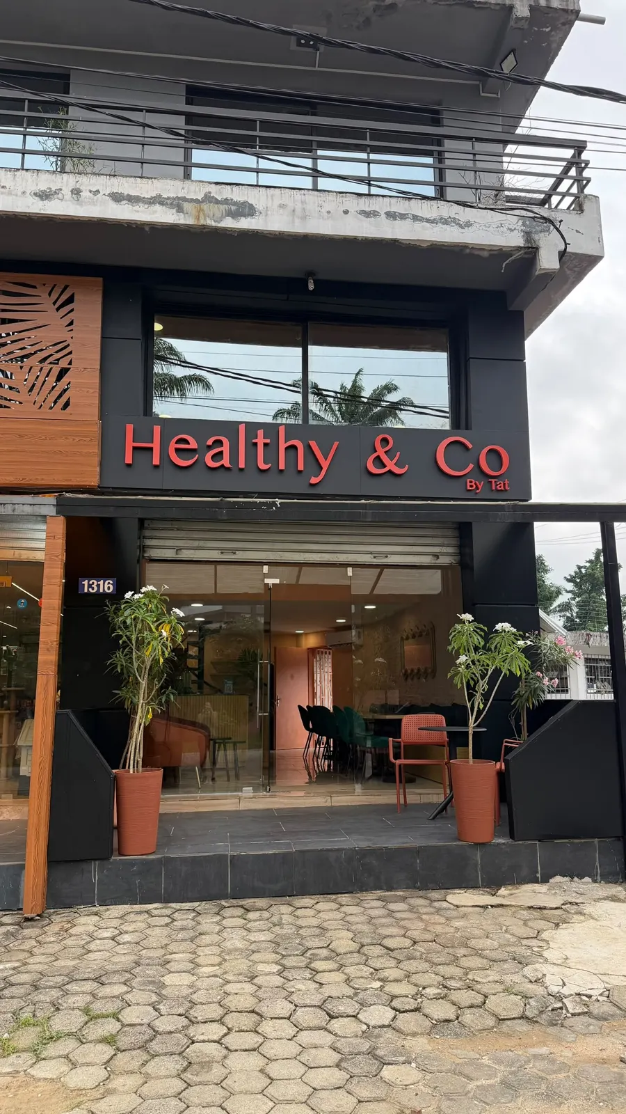 Front of the Healthy & Co restaurant, Rue du Lycée Technique, Cocody